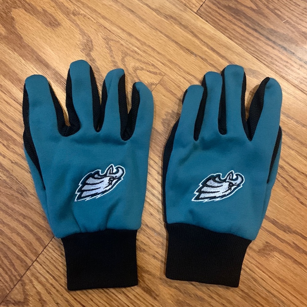 Brand New Philadelphia Eagles Gloves!